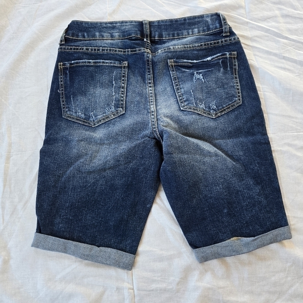 Time and Tru  dark wash denim rolled hem distressed Bermuda Jean shorts 4 - Picture 9 of 9
